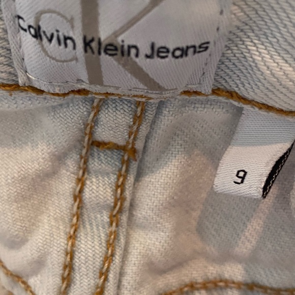 Calvin Klein Vintage Distressed Jean Shorts - Picture 3 of 3